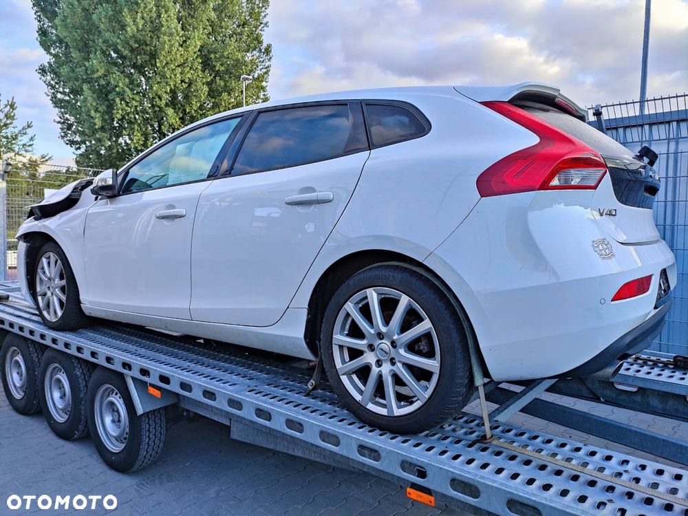 Volvo V40 D3 Kinetic - 4