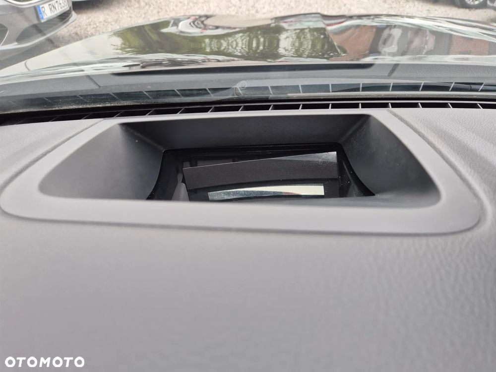BMW Seria 5 520d - 39