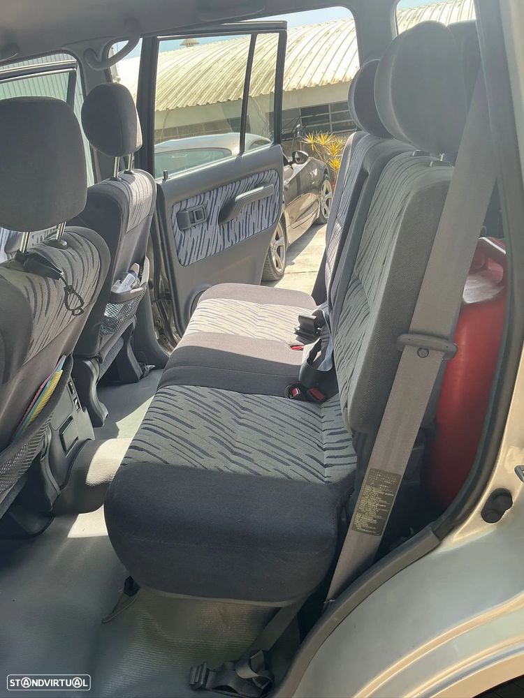 Toyota Land Cruiser Prado - 12