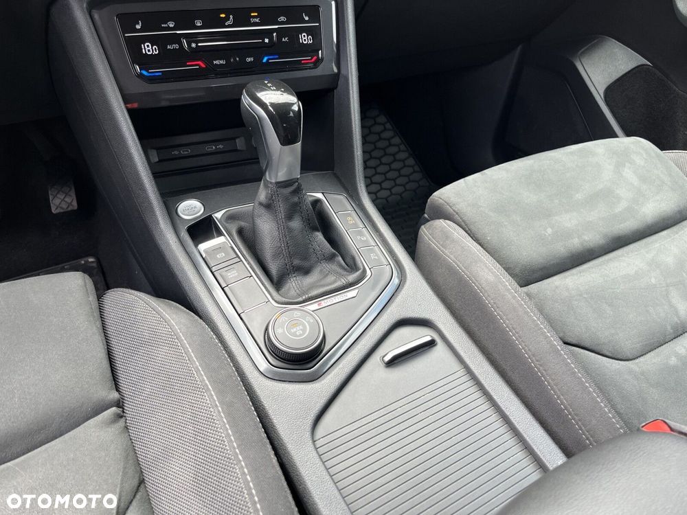 Volkswagen Tiguan - 27