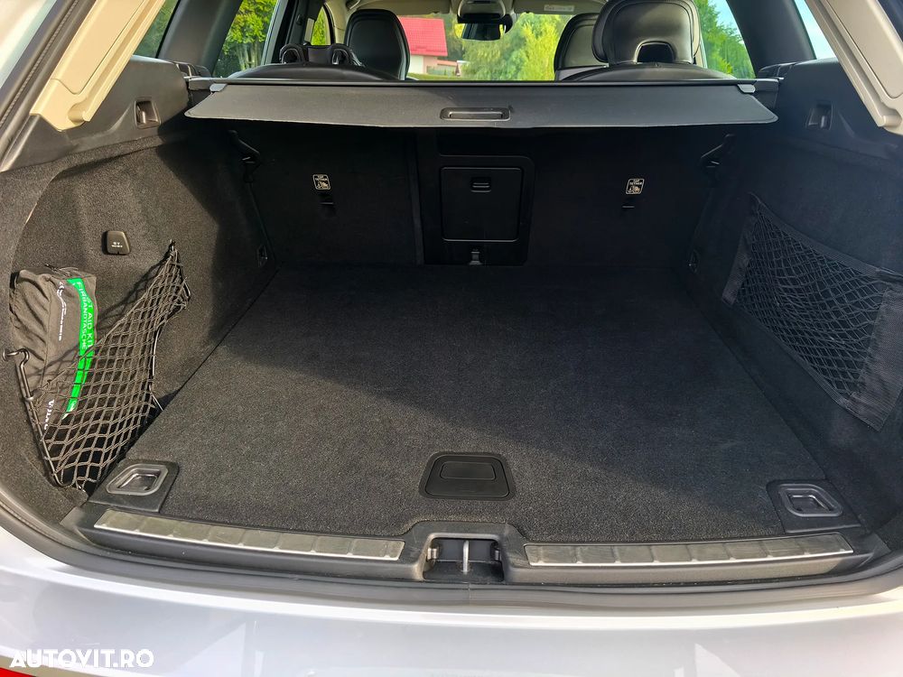 Volvo XC 60 B4 D AWD Geartronic Momentum Pro - 9