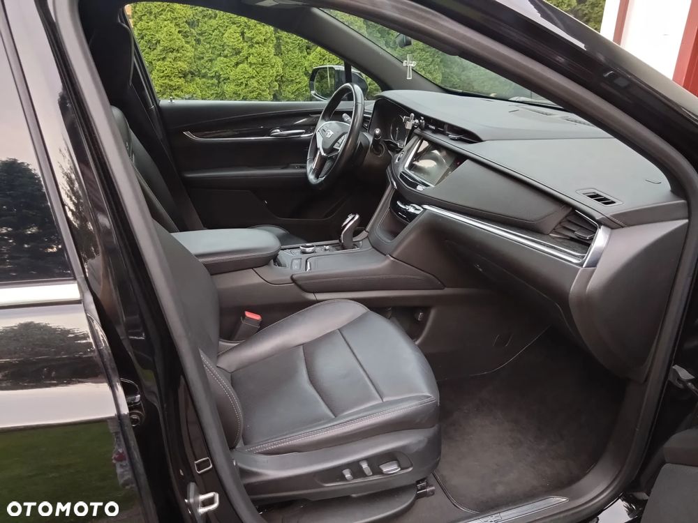 Cadillac XT5 - 14