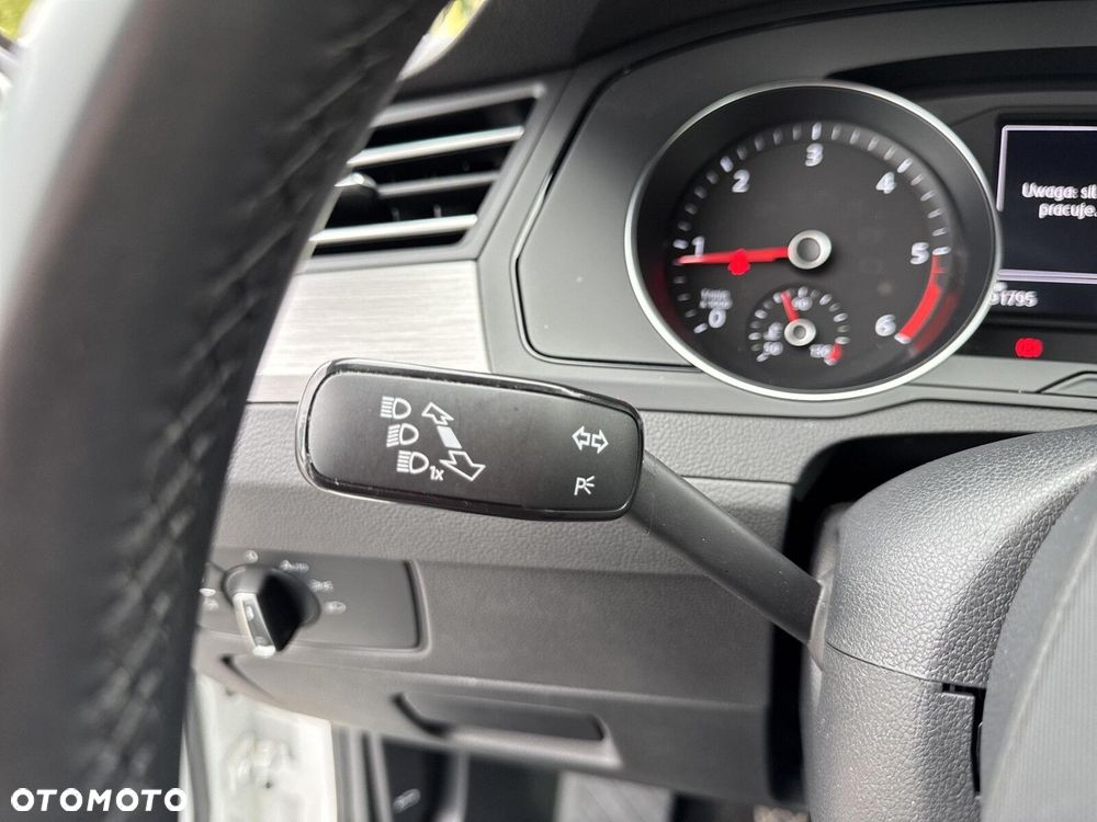 Volkswagen Passat 2.0 TDI EVO Essence - 24