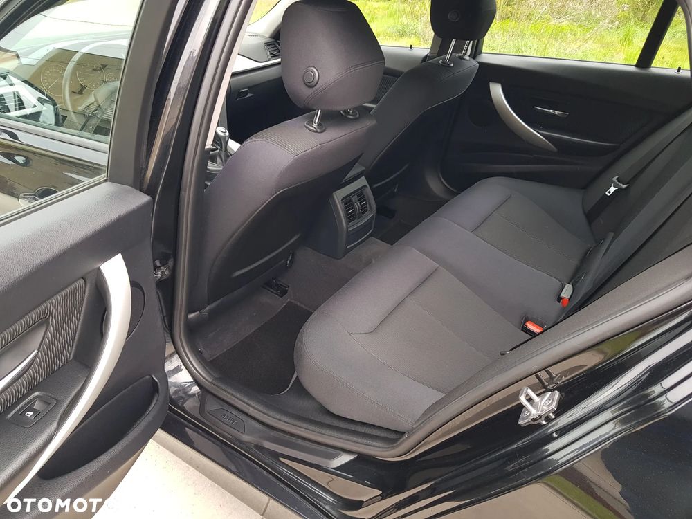 BMW Seria 3 320d DPF - 14