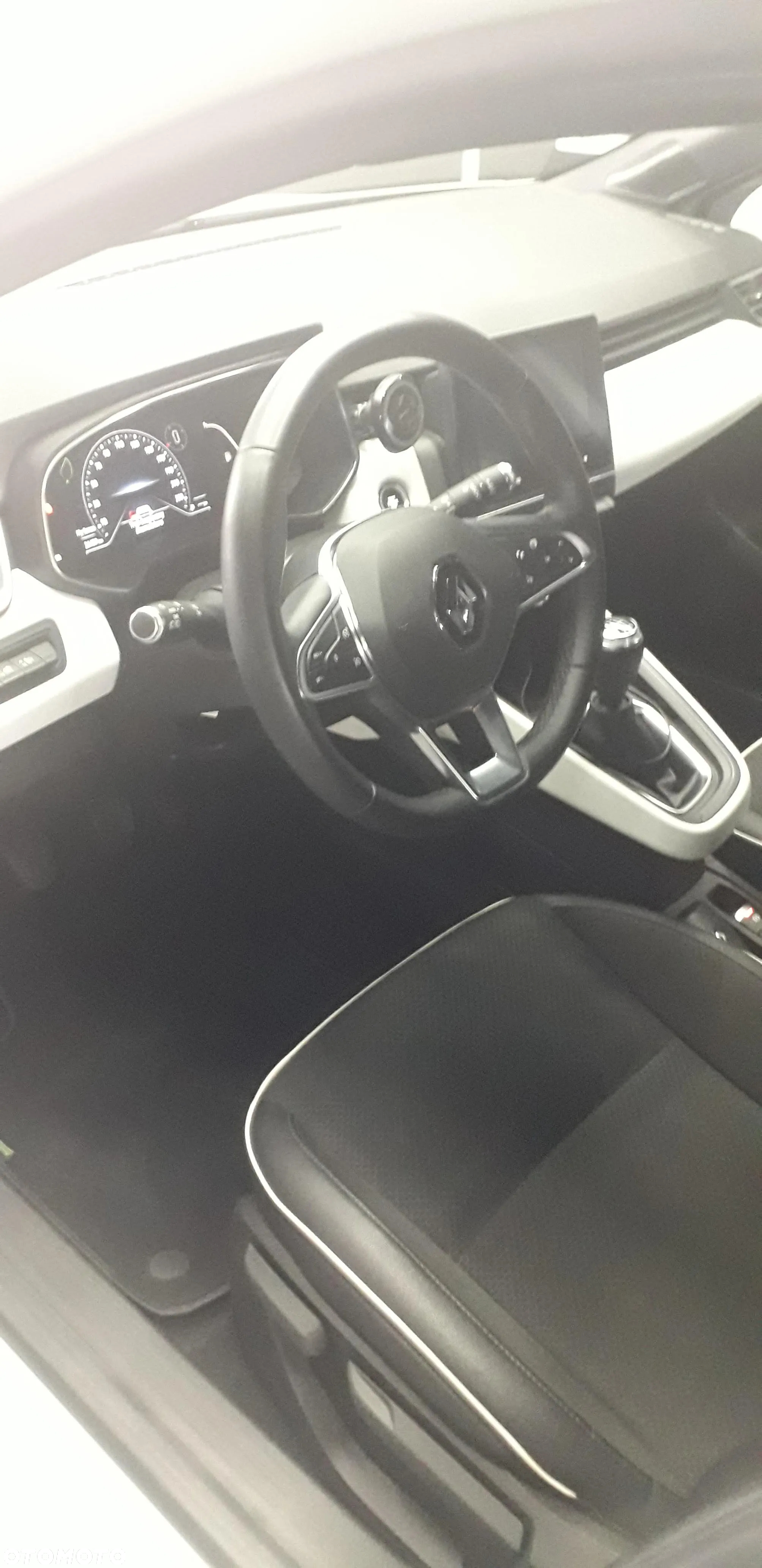 Renault Clio TCe 90 TECHNO - 23