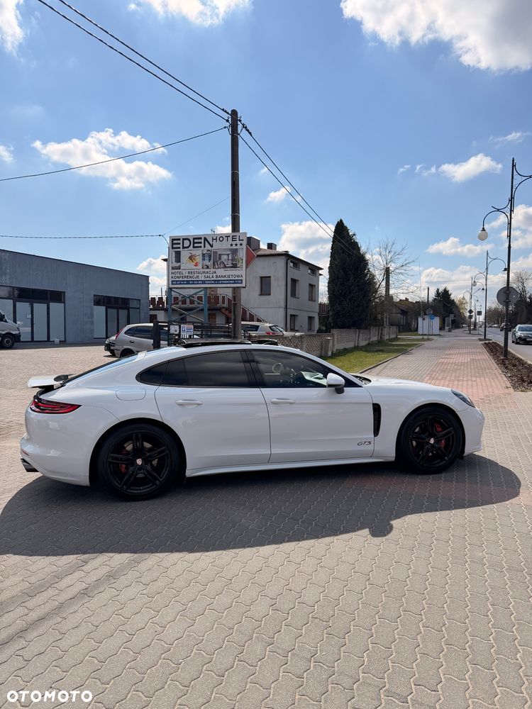 Porsche Panamera 4 - 9