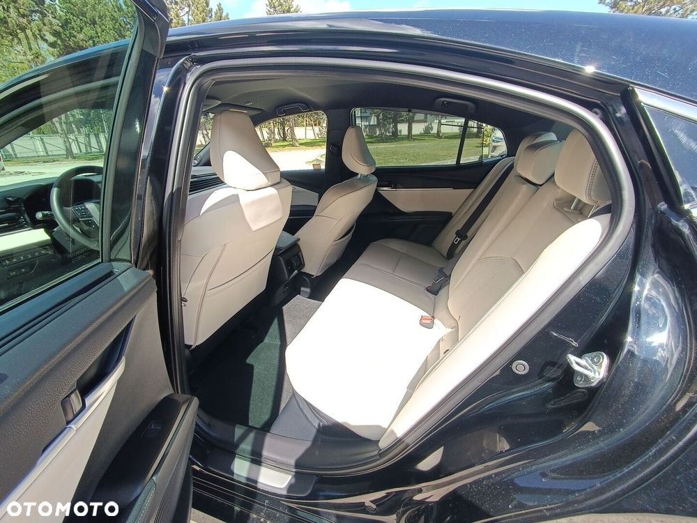 Toyota Camry - 9