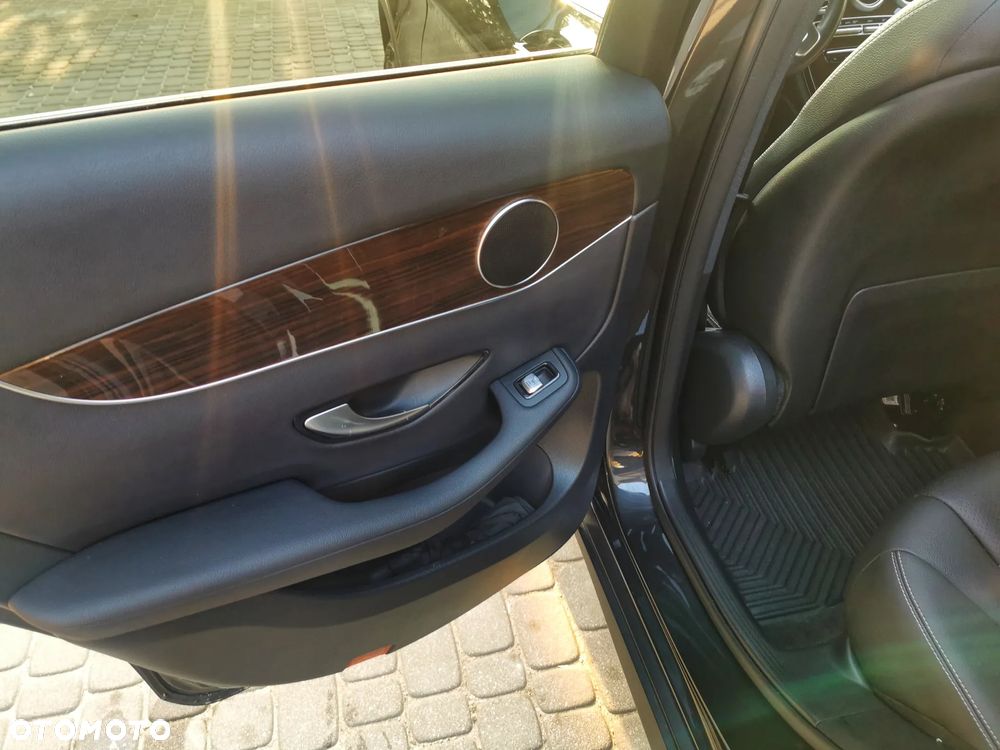Mercedes-Benz GLC 300 4Matic 9G-TRONIC - 26