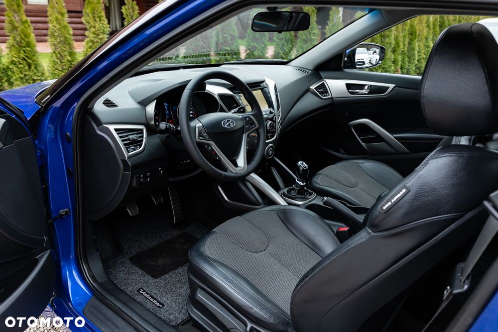 Hyundai Veloster 1.6 Premium - 17