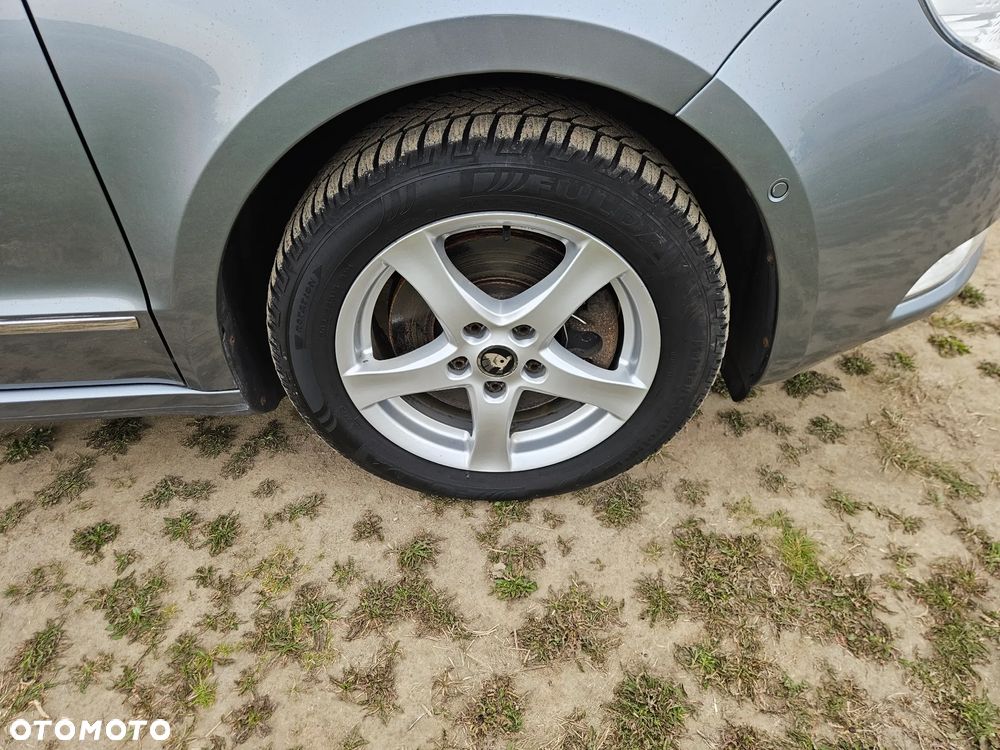 Skoda Superb 2.0 TDI DSG Elegance - 29