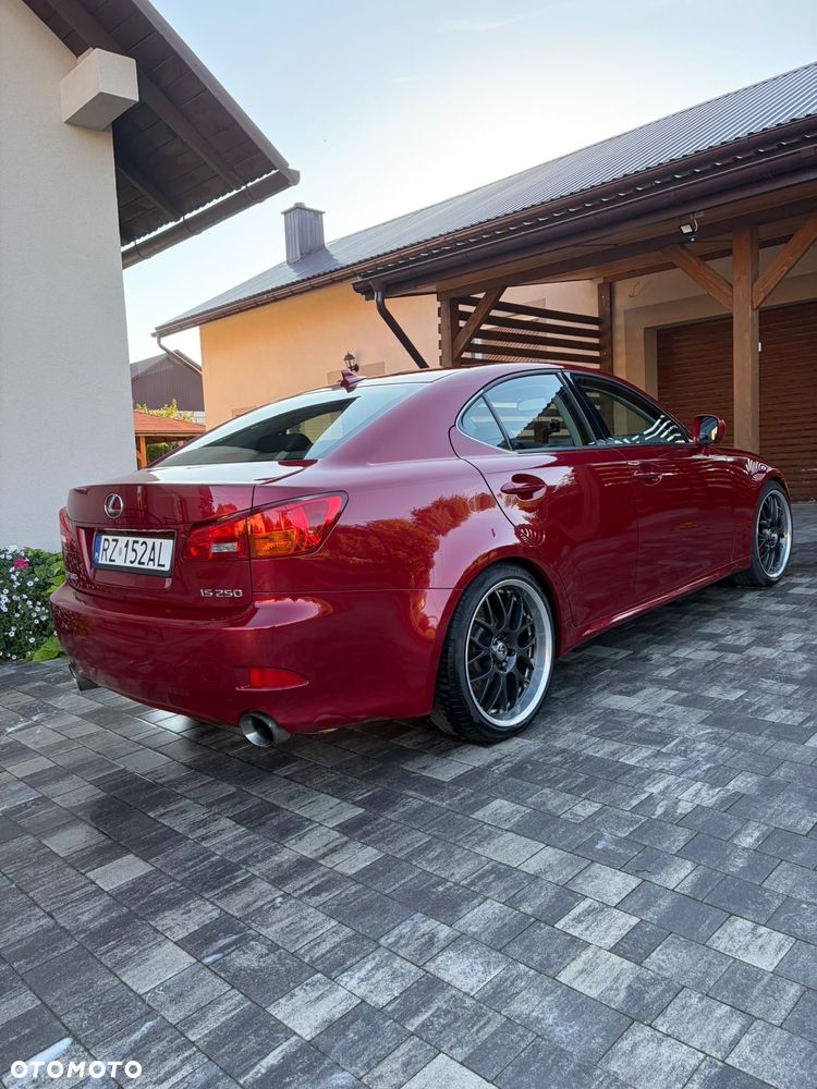Lexus IS - 4