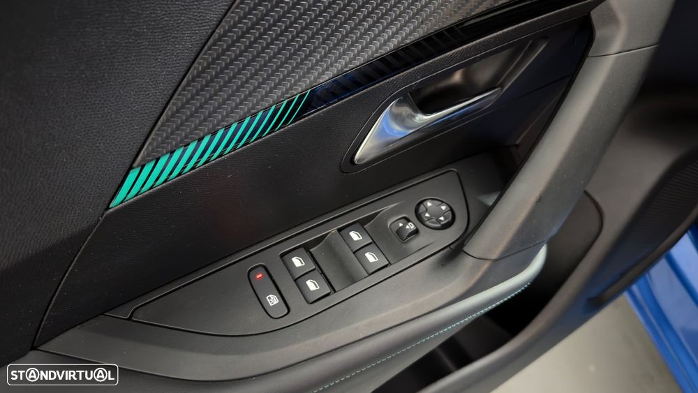 Peugeot 2008 PureTech 130 EAT8 Allure - 16