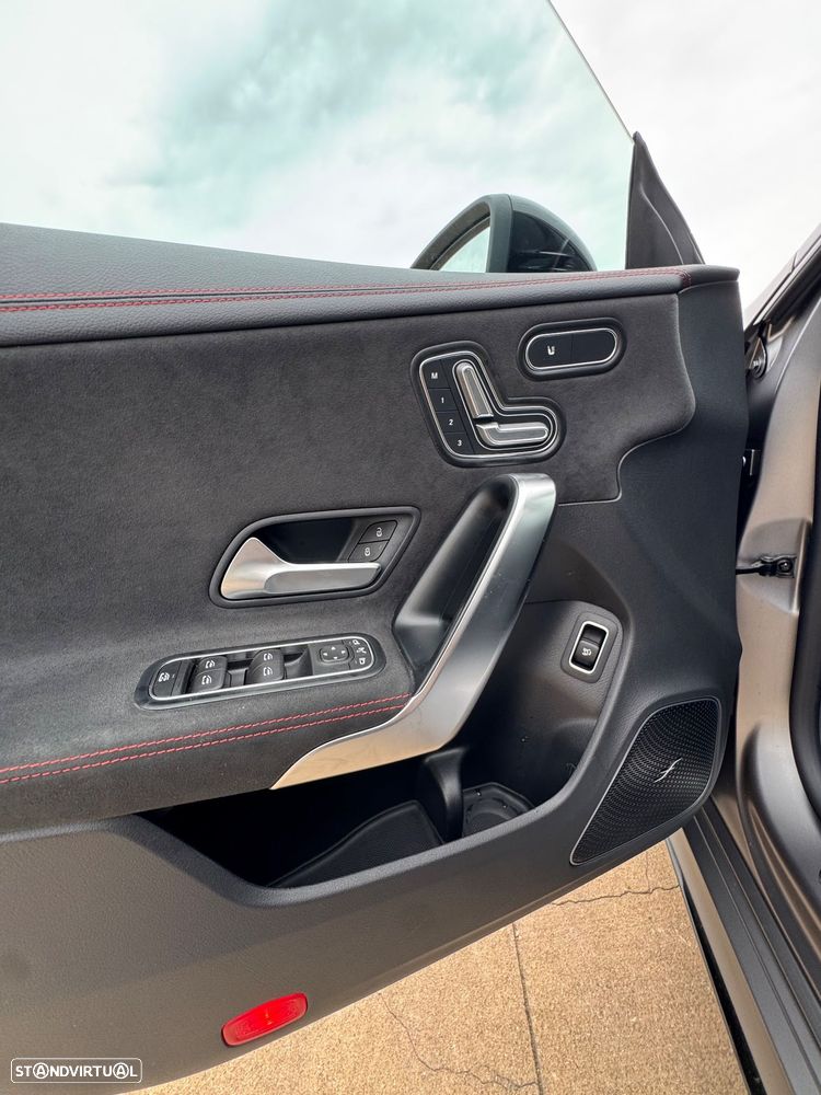 Mercedes-Benz CLA 45 AMG S 4Matic+ Speedshift 8G-DCT Line Premium - 38