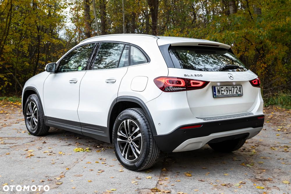 Mercedes-Benz GLA 200 Business Edition - 4