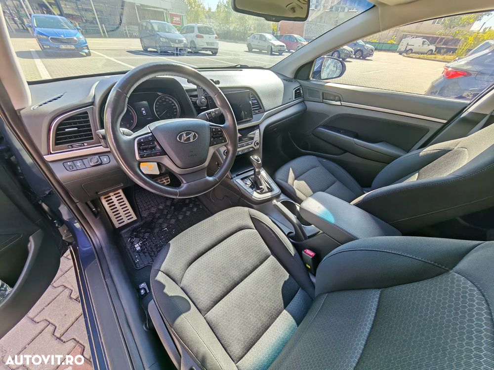 Hyundai Elantra 1.6 CRDI 7DCT Exclusive - 4