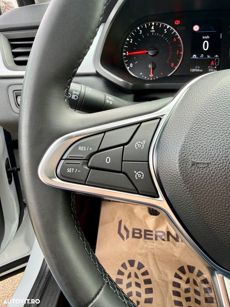 Renault Captur MHEV 140 Techno - 18