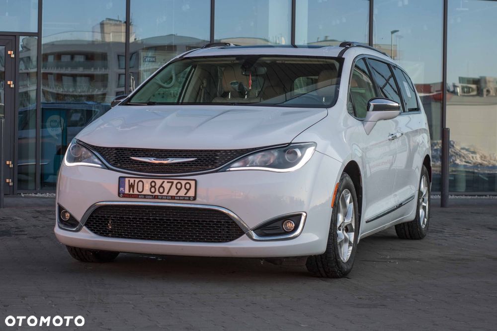 Chrysler Pacifica - 2