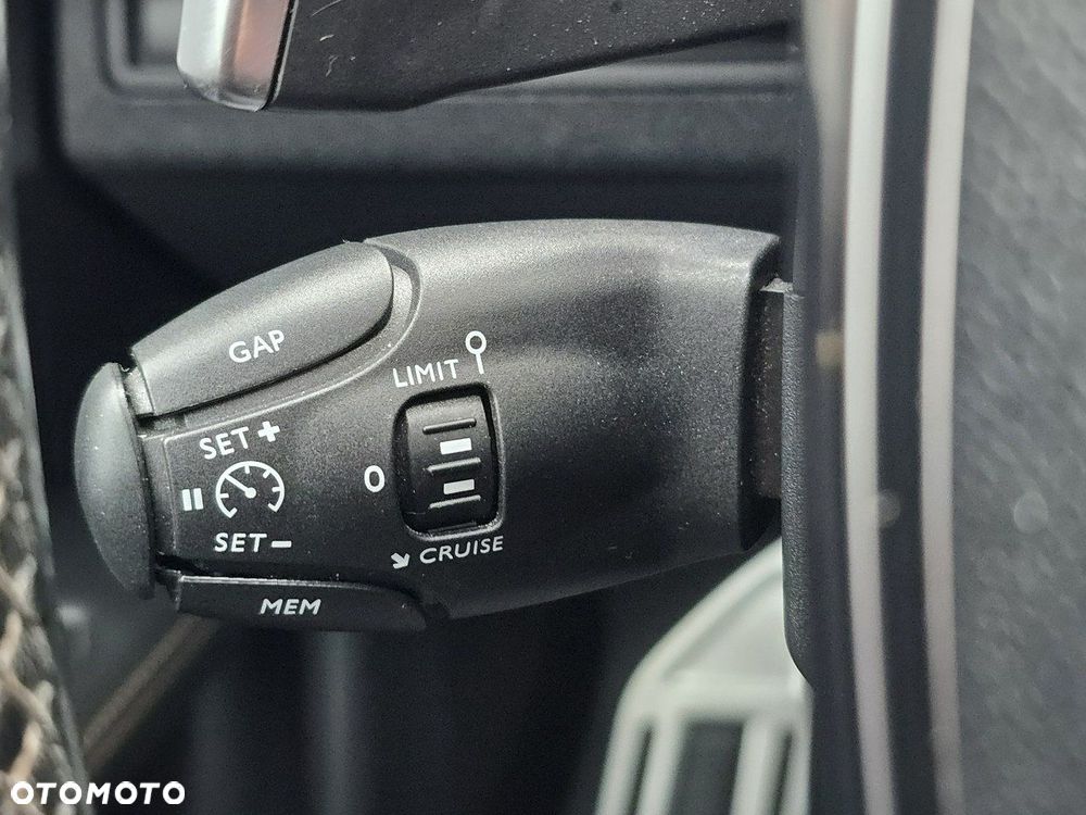 Peugeot 3008 2.0 BlueHDi GT S&S EAT8 - 28