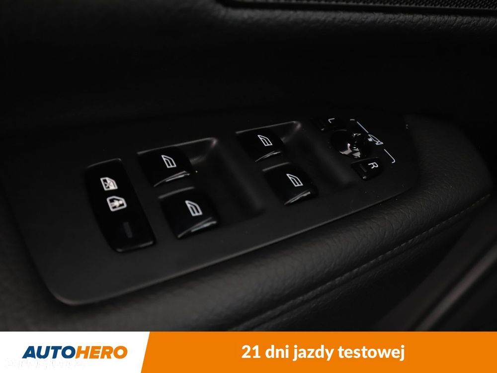 Volvo V90 D4 Momentum - 34