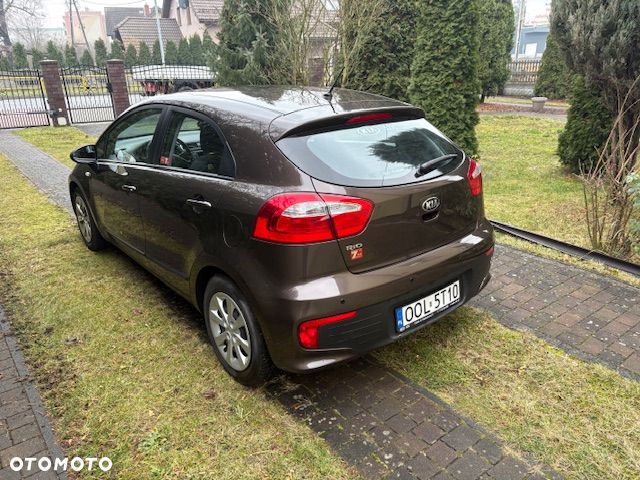 Kia Rio 1.4 L - 4