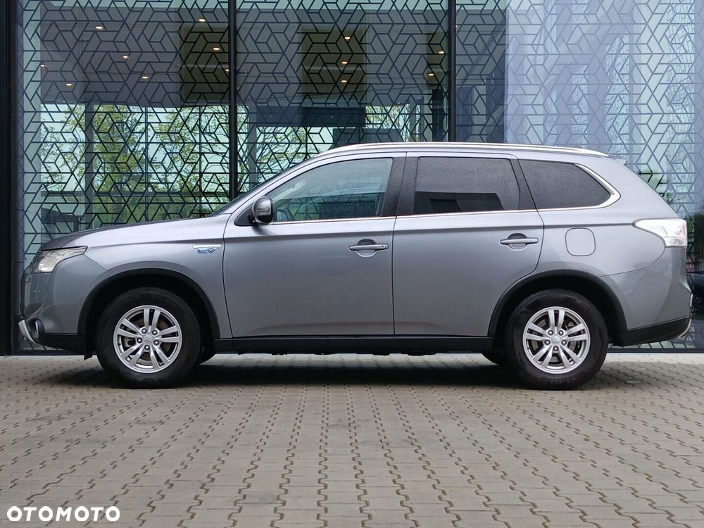 Mitsubishi Outlander - 3