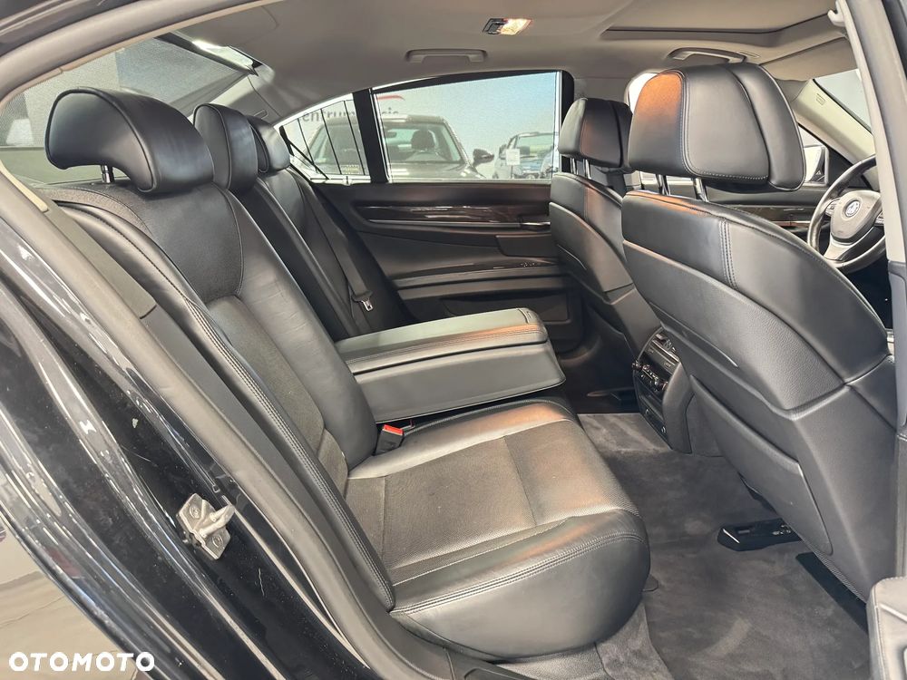 BMW Seria 7 - 10