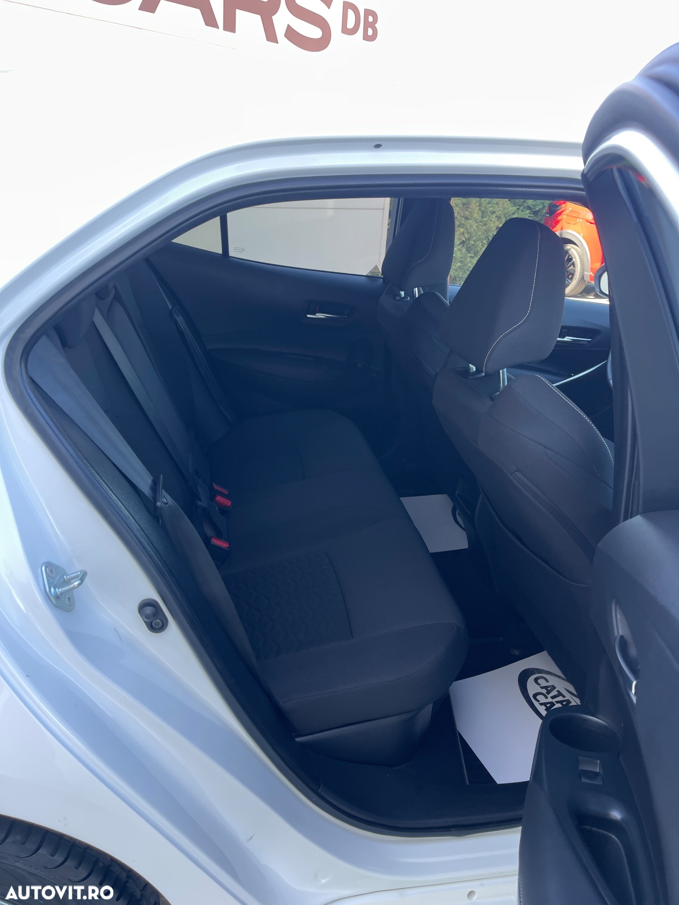 Toyota Corolla 1.8 Hybrid Comfort - 24