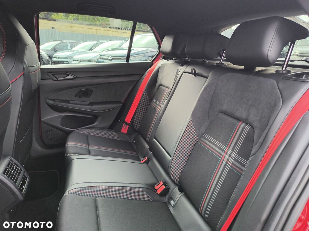 Volkswagen Golf - 17
