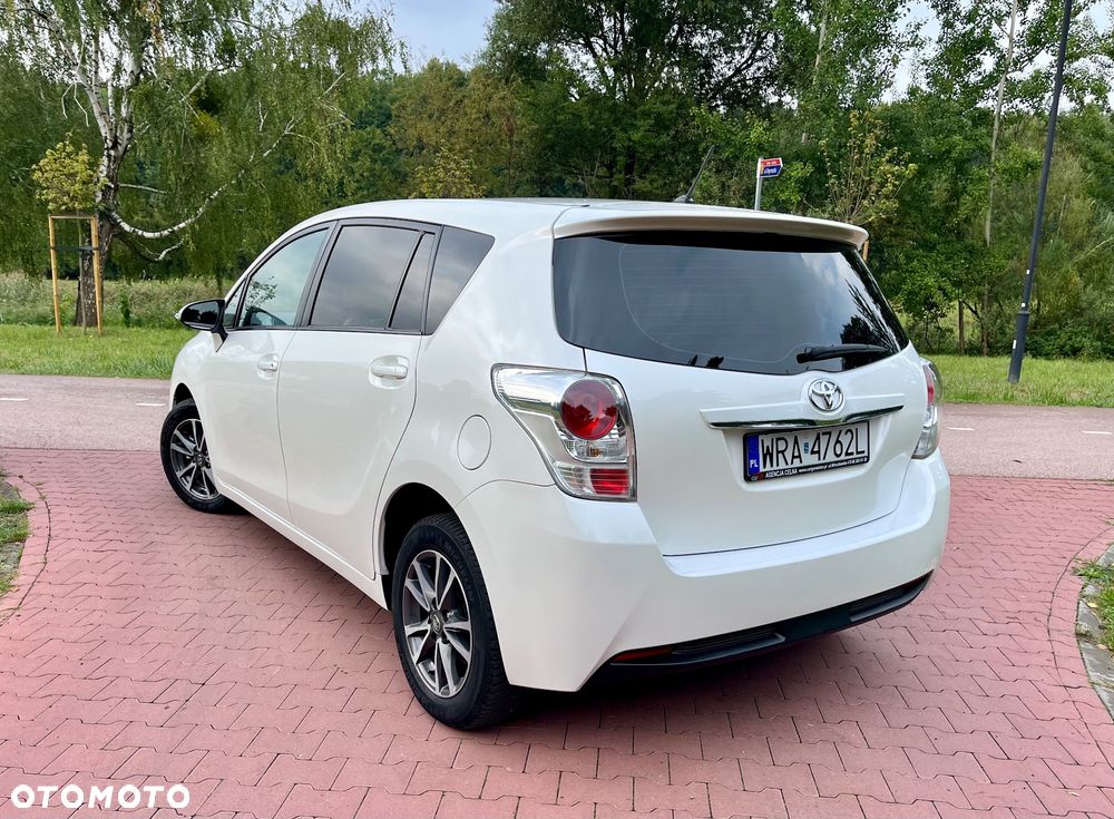Toyota Verso 1.8 Prestige 7os MS - 10