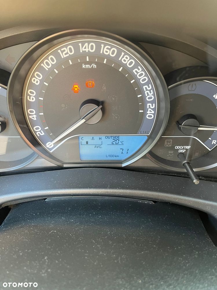 Toyota Auris 1.6 Premium - 17