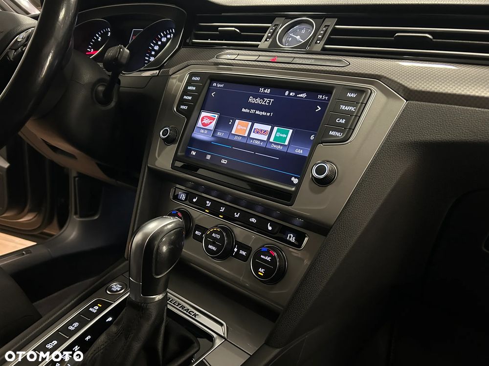 Volkswagen Passat - 23