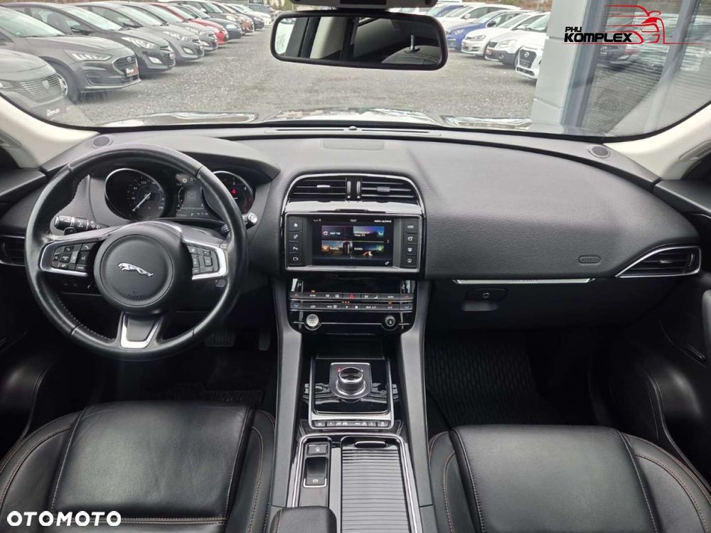 Jaguar F-Pace - 15