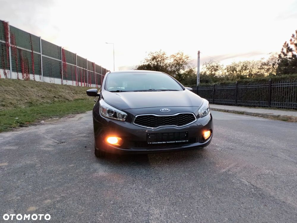 Kia Ceed 2013 photo 4