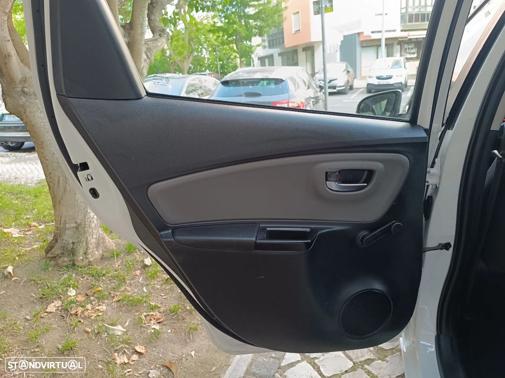 Toyota Yaris 1.5 HSD Comfort+P.Techno - 16