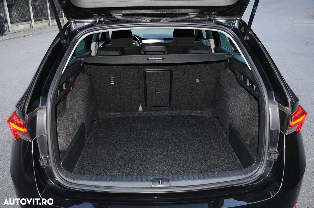 Skoda Octavia 2.0 TDI DSG Tour - 32