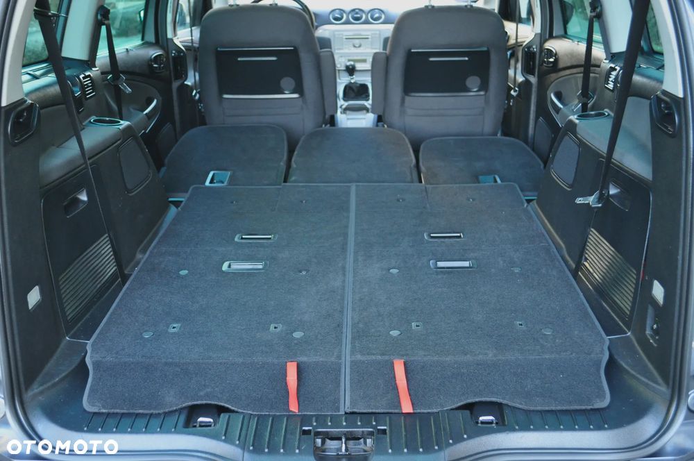 Ford Galaxy 2.0 TDCi Ghia - 11