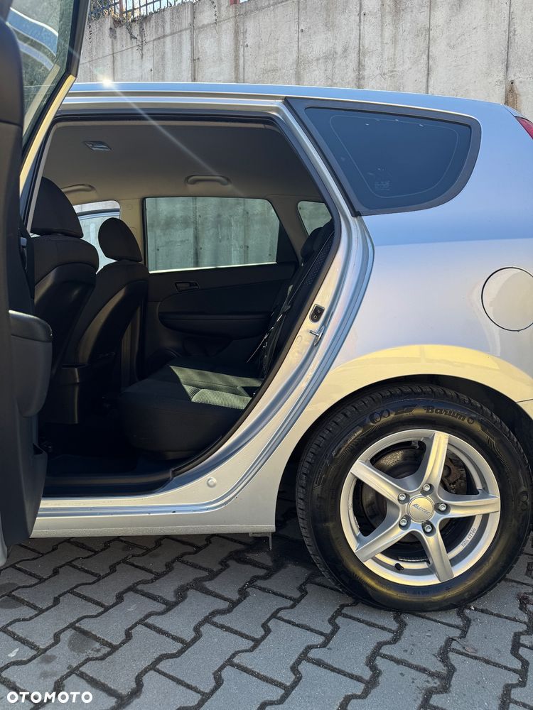 Hyundai i30 1.4 Comfort - 25