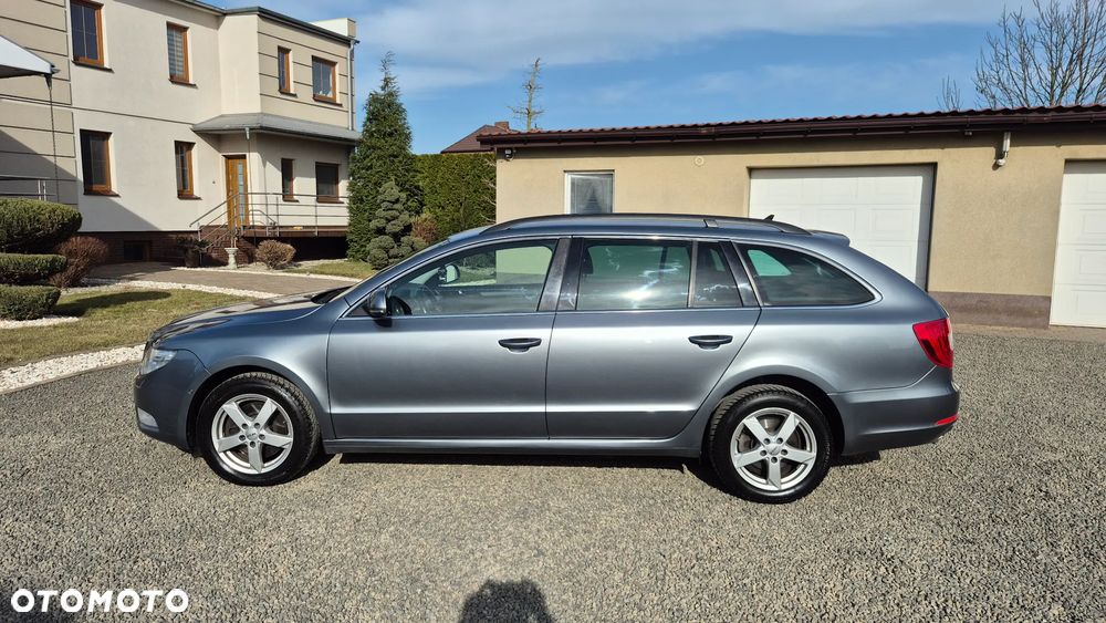 Skoda Superb 2.0 TDI DSG Exclusive - 2