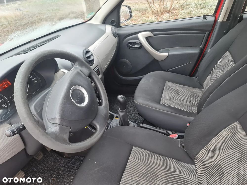 Dacia Sandero - 10