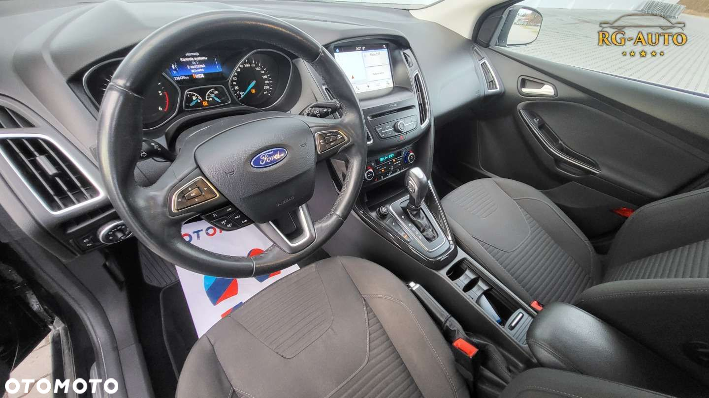 Ford Focus - 32