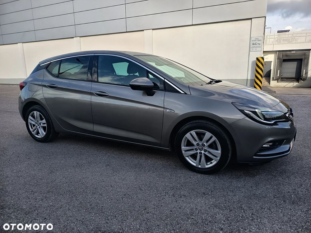 Opel Astra 1.4 T Elite - 10