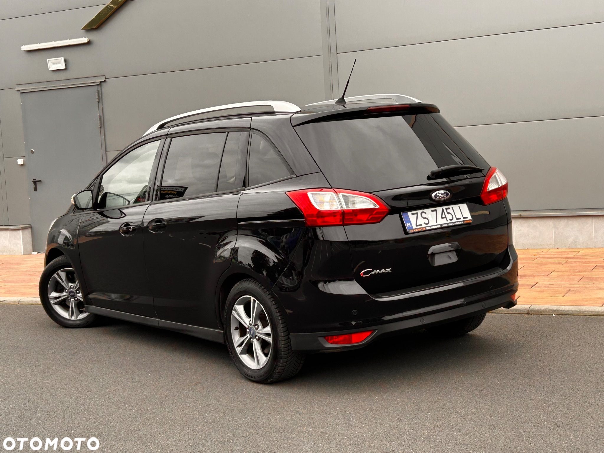 Ford Grand C-MAX 1.6 TDCi Titanium - 17