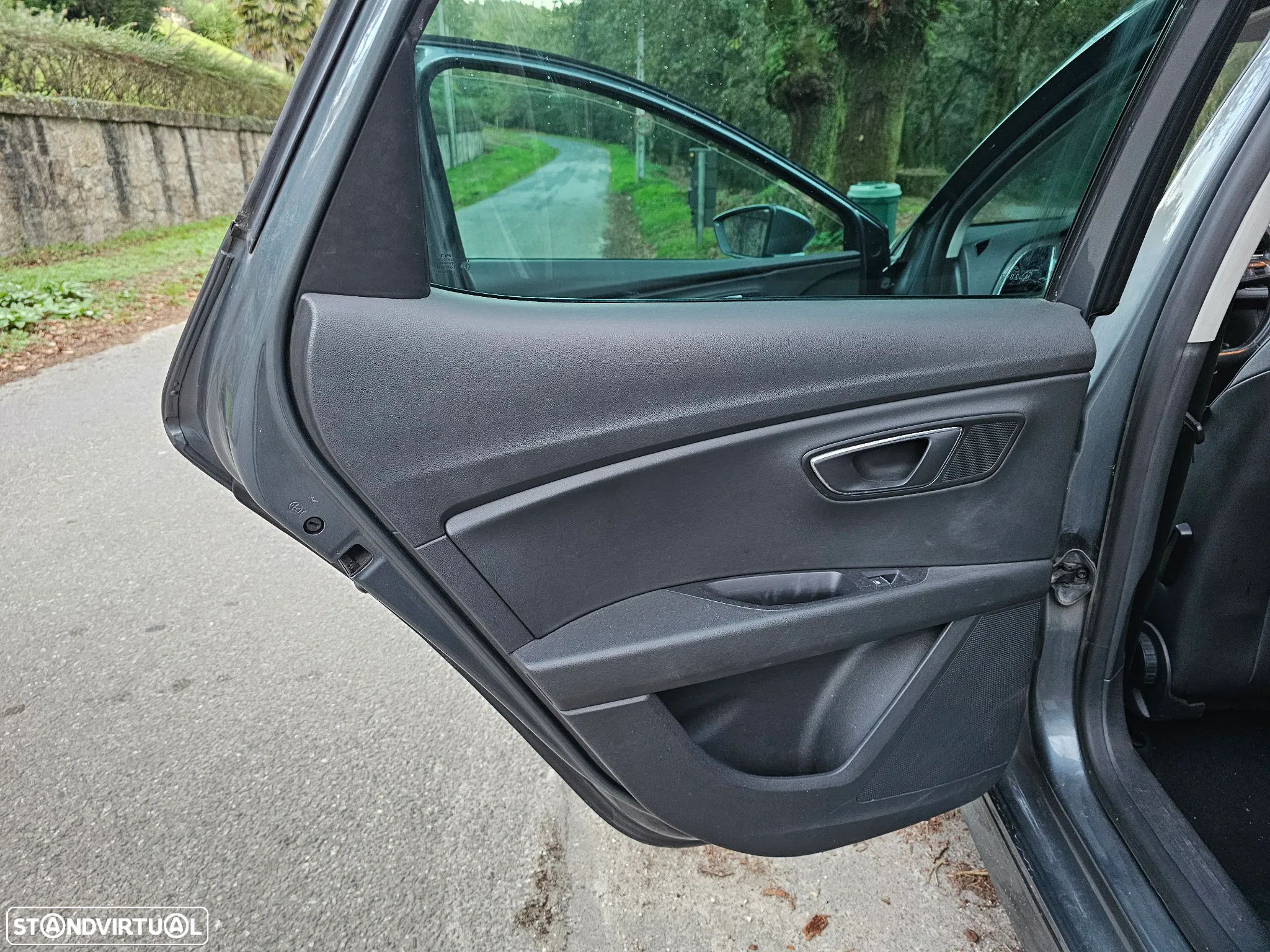 SEAT Leon 2.0 TDI DPF FR - 28