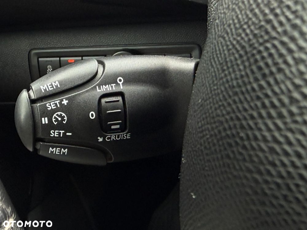 Peugeot 308 - 33