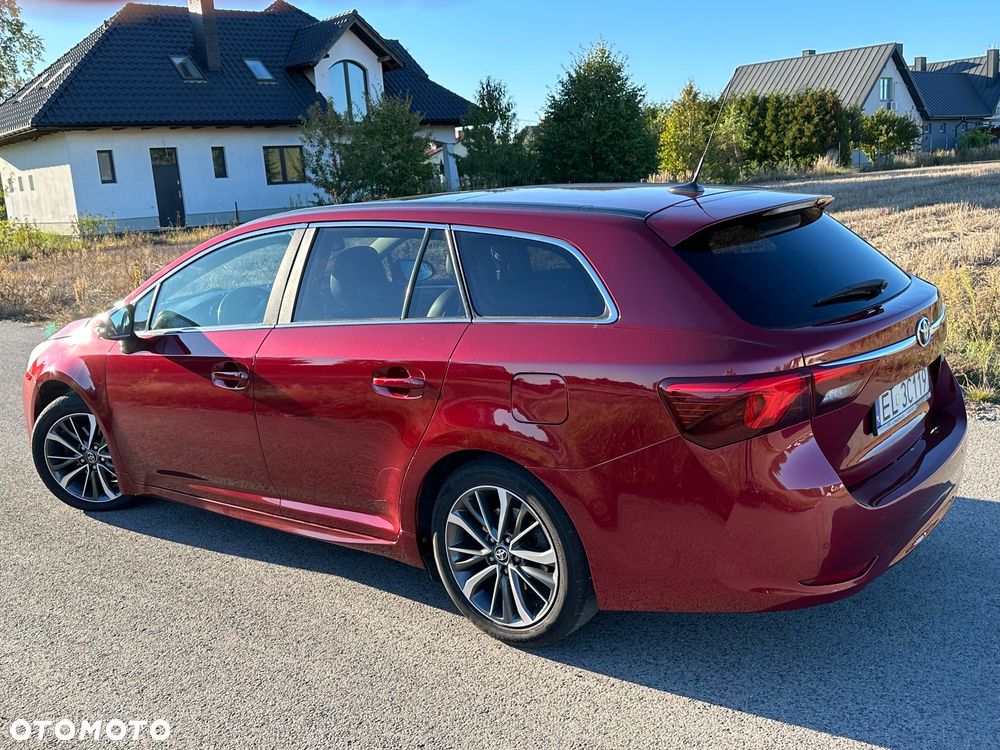 Toyota Avensis 2017 photo 3