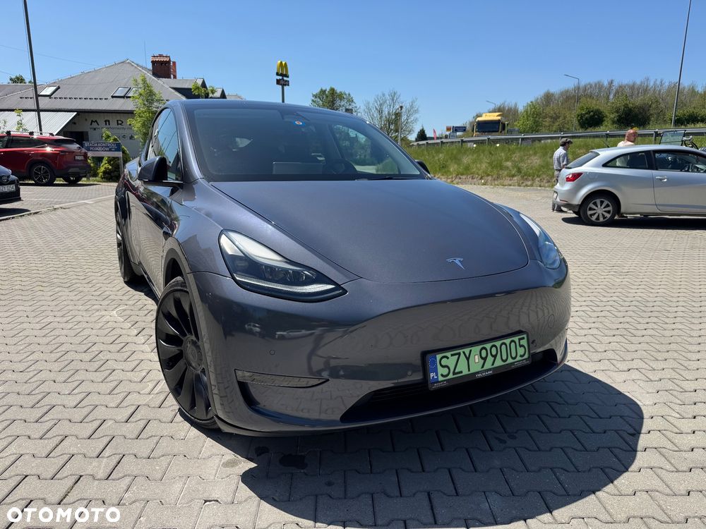 Tesla Model Y Performance Dual Motor AWD - 2