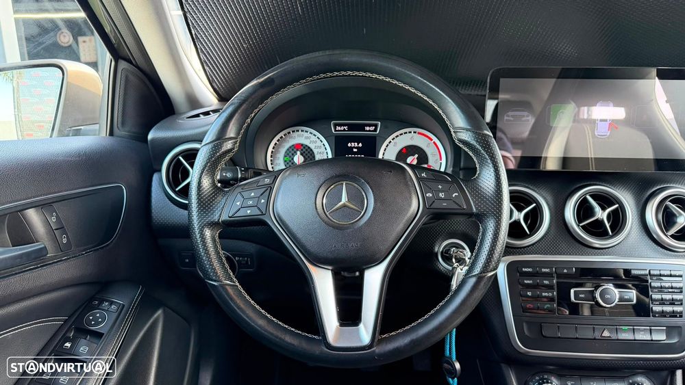 Mercedes-Benz A 180 - 21