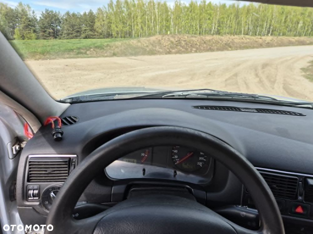 Volkswagen Golf 1.9 TDI - 11