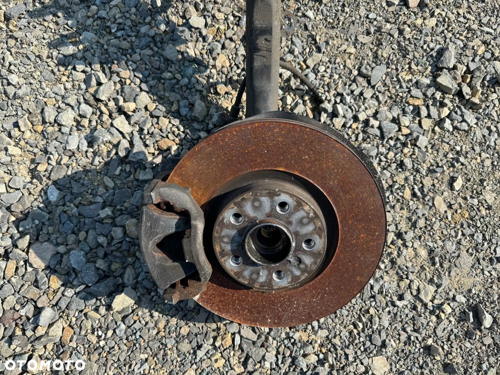 ZWROTNICA AMORTYZATOR LEWY MCPERSON BMW F45 F46 - 2