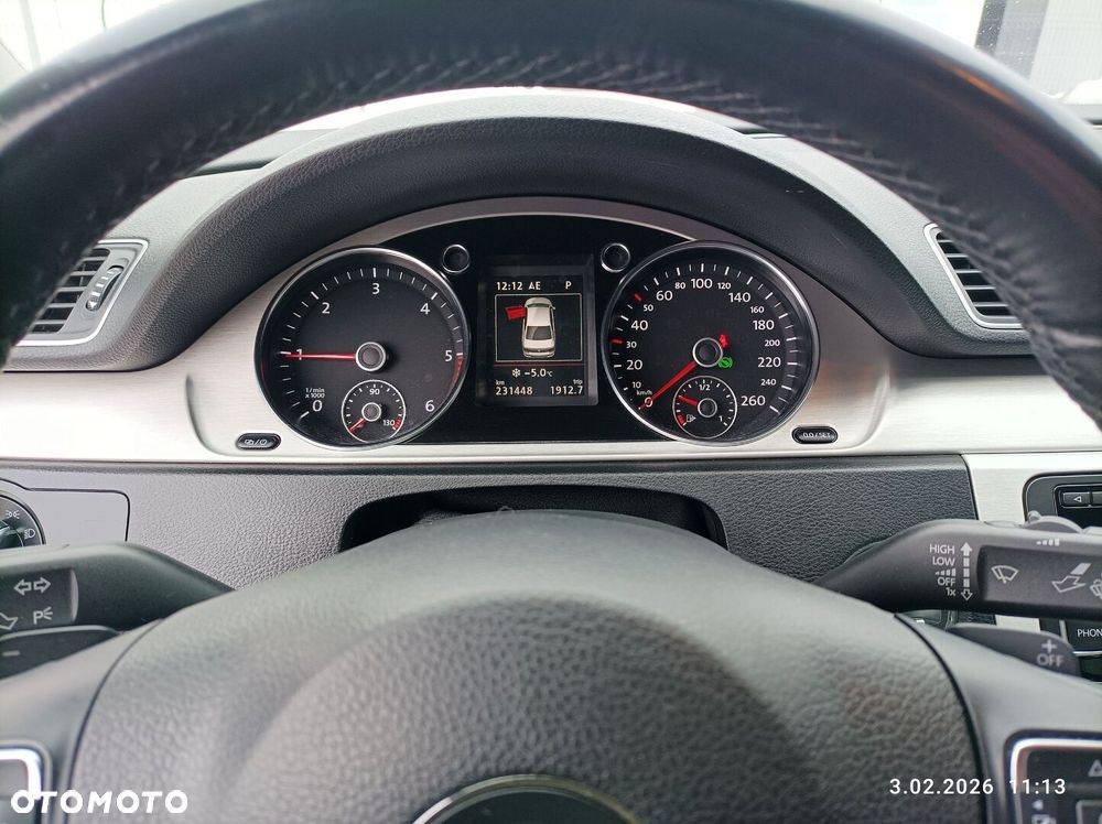 Volkswagen Passat - 13